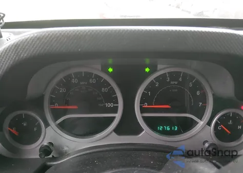 2010 Jeep Wrangler Unlimited Sport из США, поврежденный, VIN 1J4BA3H1XAL105109